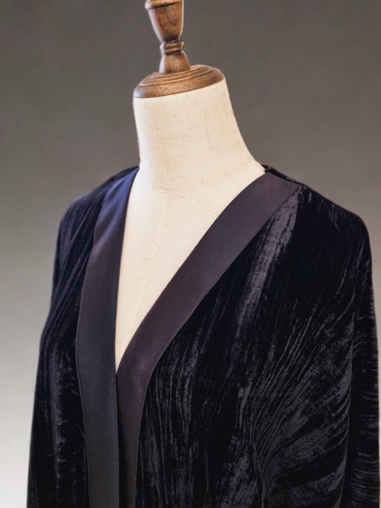 عباية سوداء